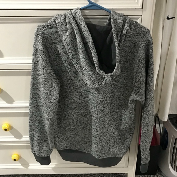 Womens sweater size small - Picture 3 of 3